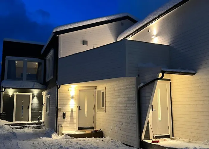 Moderne Liten Leilighet Pa Toppen Av Tromsoyen